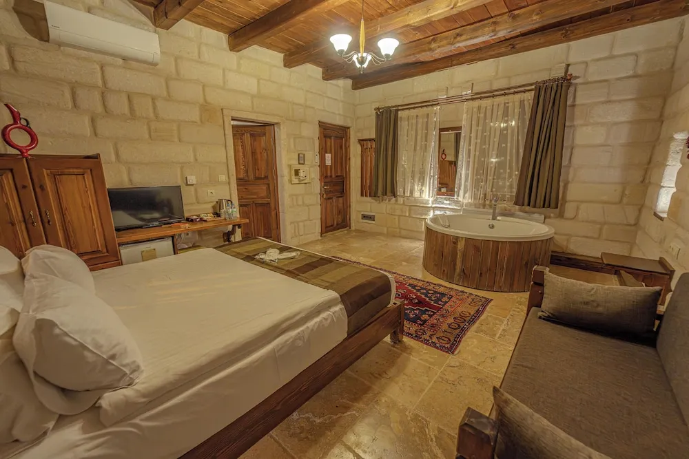 Superior Stone Room 302