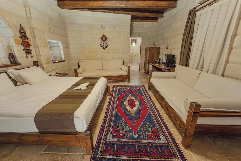 Superior Stone Room 301