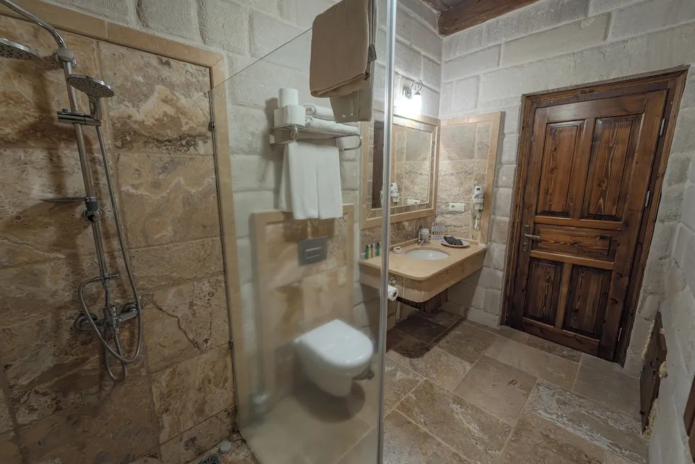 Superior Stone Room 301