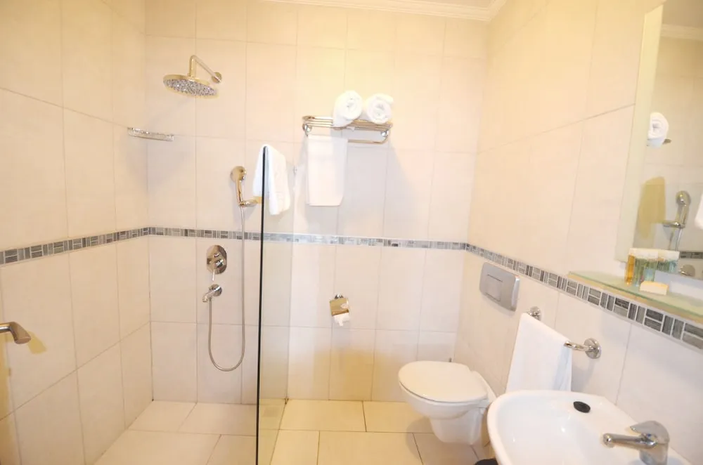 Front Double Room