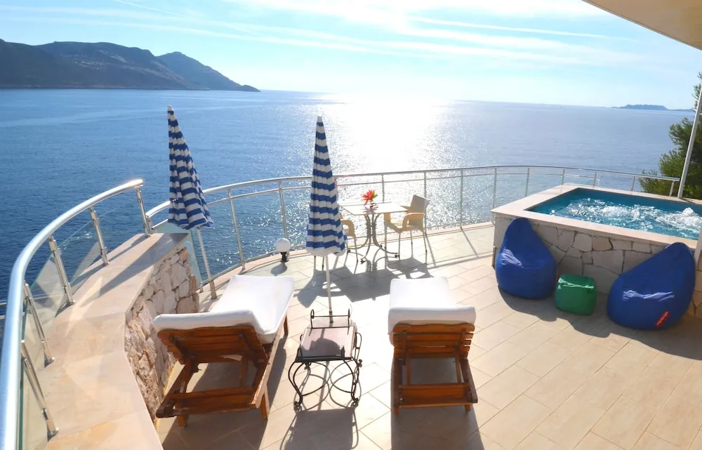 Sunset Island Room