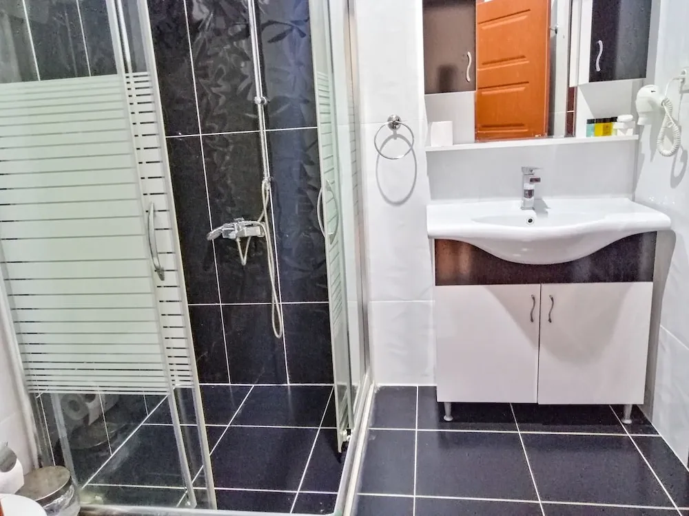 Standard Tek Büyük Yataklı Oda, Bahçe Manzaralı