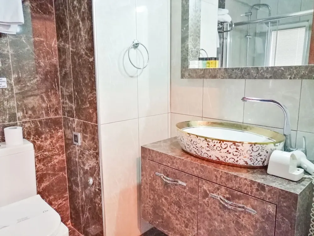 Standard Üç Kişilik Oda, Balkon, Göl Manzaralı