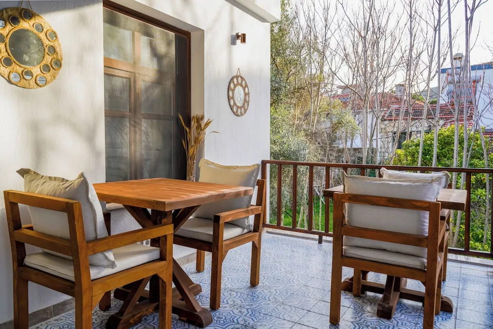 Deluxe Tek Büyük Yataklı Oda, Bahçe Manzaralı