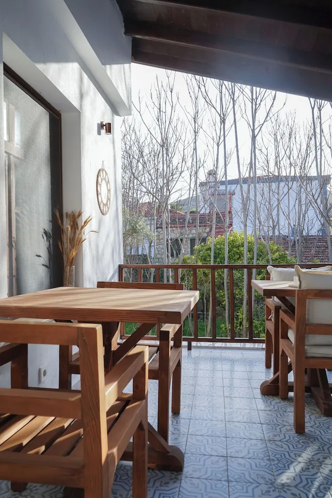 Deluxe Tek Büyük Yataklı Oda, Bahçe Manzaralı