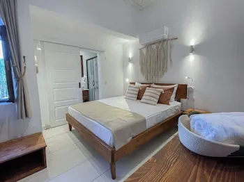 NİYAMA ÇEŞME MARİNA