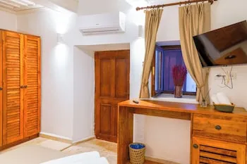 NİYAMA ÇEŞME MARİNA