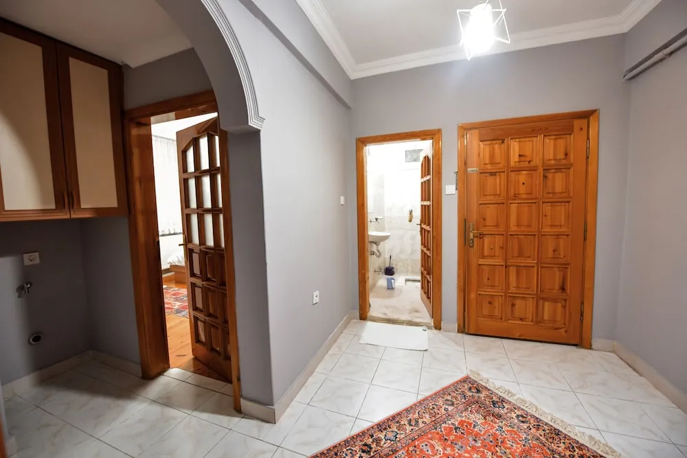 Apart Daire, 3 Yatak Odası, Küçük Mutfak