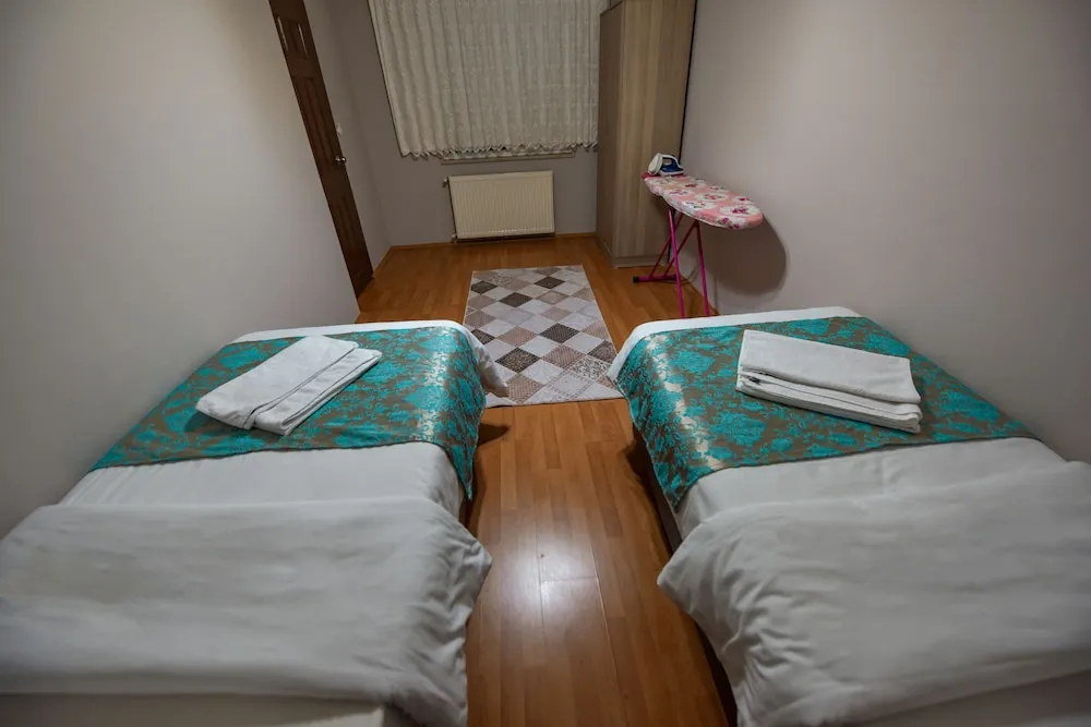 Apart Daire, 2 Yatak Odası, Küçük Mutfak