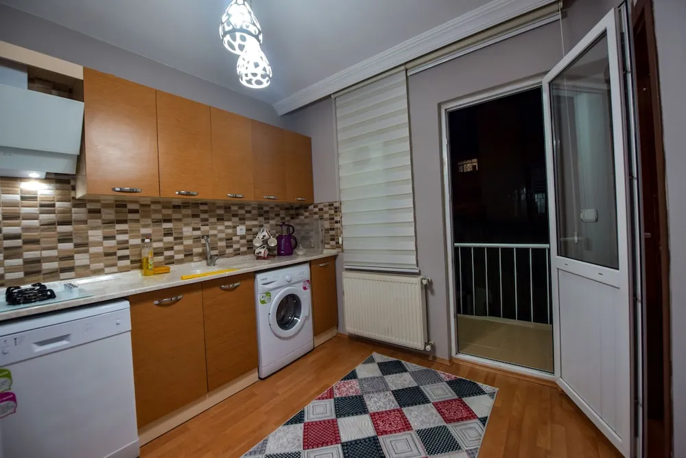 Apart Daire, 2 Yatak Odası, Küçük Mutfak