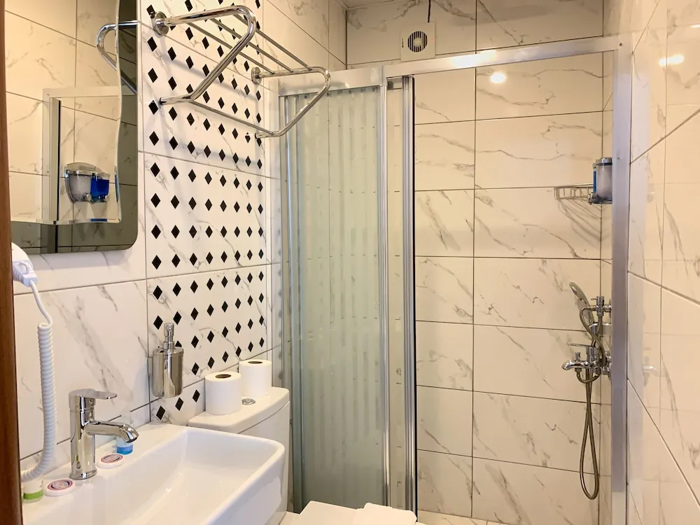 Standard Tek Büyük Yataklı Oda