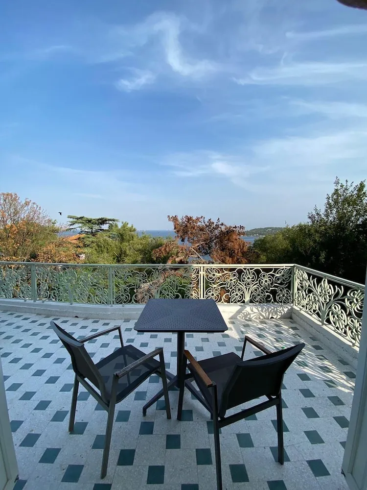 Deluxe Tek Büyük Yataklı Oda, Balkon, Deniz Manzaralı