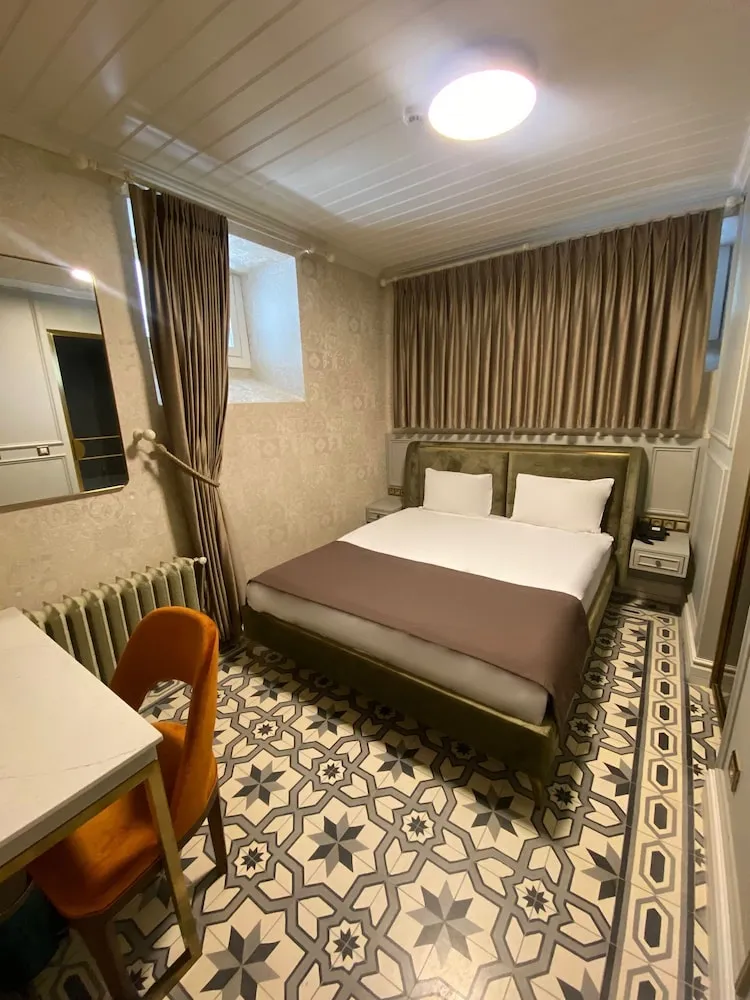 Comfort Room (-1 Floor)