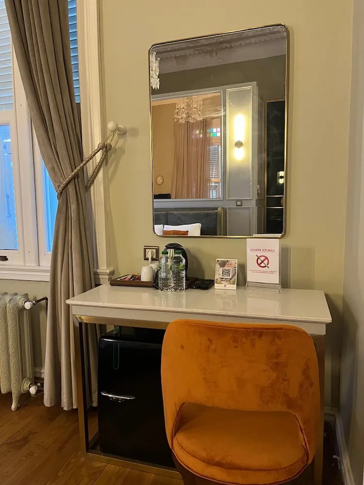Comfort Room (-1 Floor)