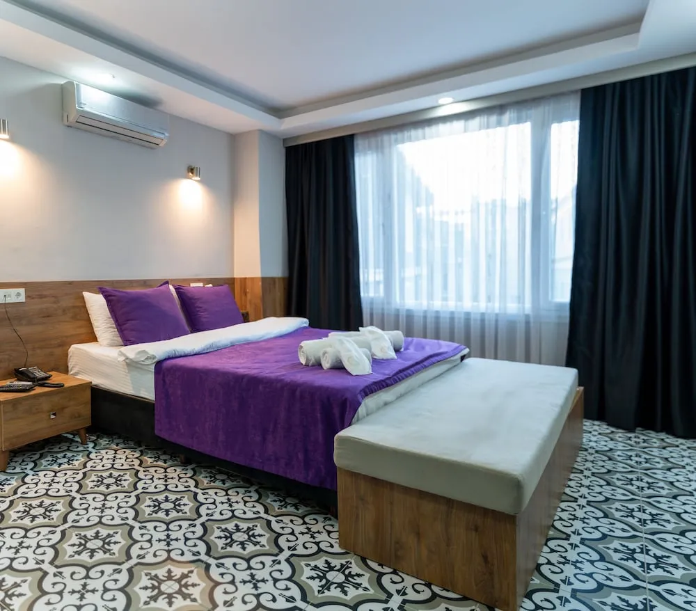 Deluxe Tek Büyük Yataklı Oda
