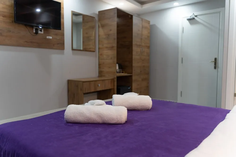 Deluxe Tek Büyük Yataklı Oda