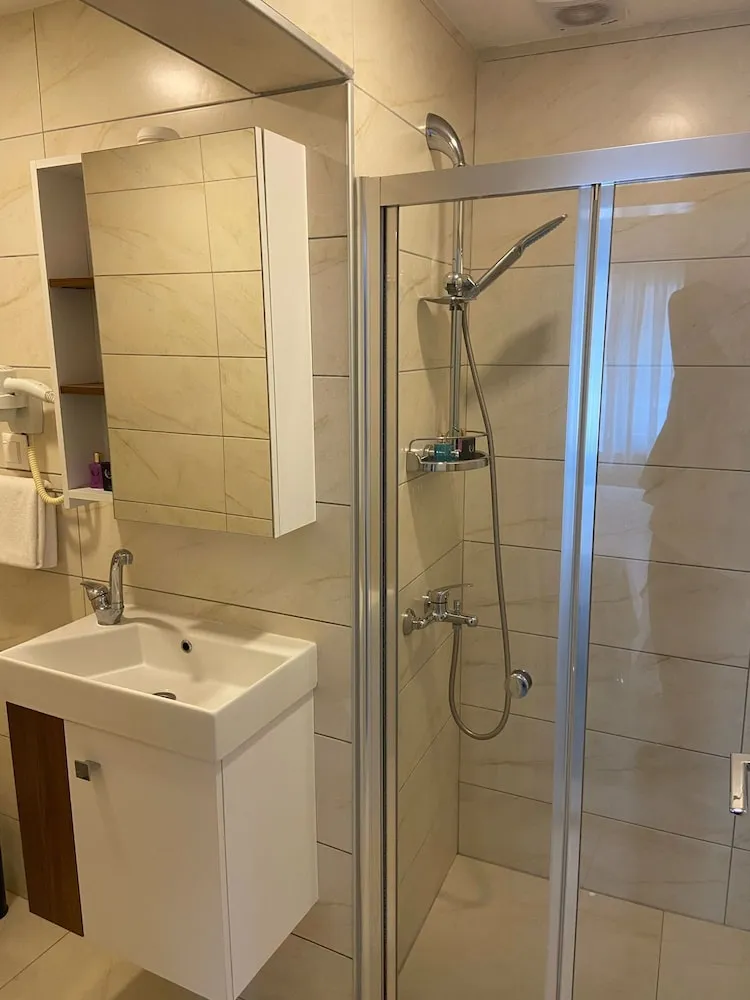 City Tek Büyük Yataklı Oda, Kısmi Deniz Manzaralı