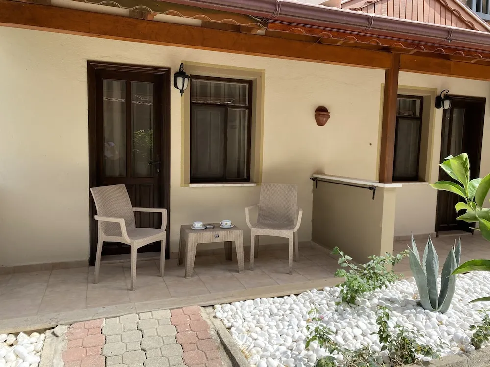 Comfort Tek Büyük veya İki Ayrı Yataklı Oda