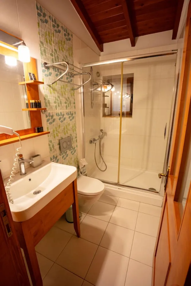 Deluxe Üç Kişilik Oda