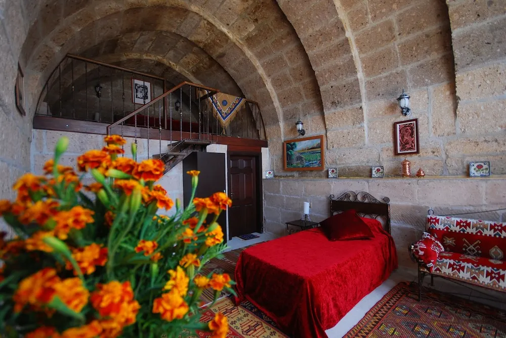 Traditional Üç Kişilik Oda