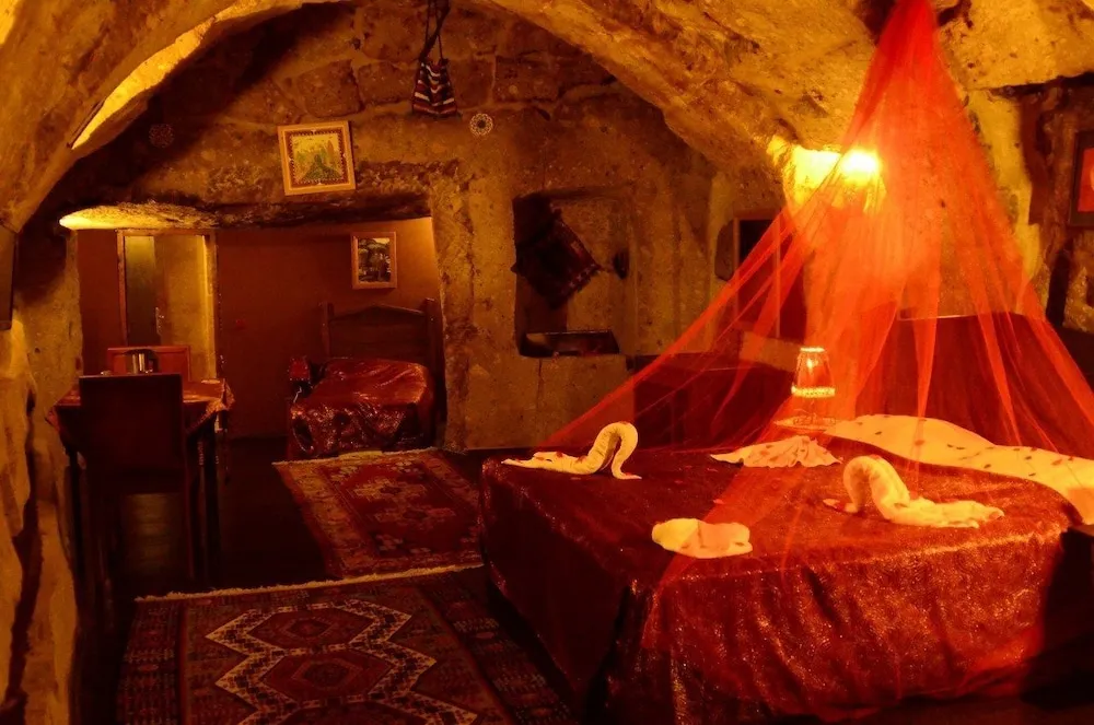 Traditional Üç Kişilik Oda