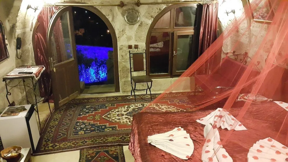 Traditional Üç Kişilik Oda