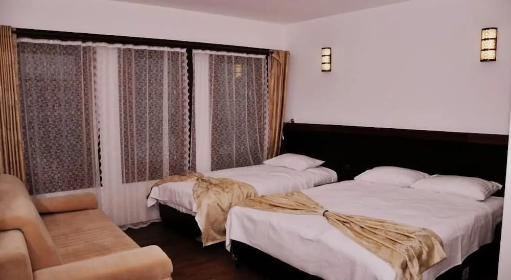 Standard Üç Kişilik Oda, Dağ Manzaralı