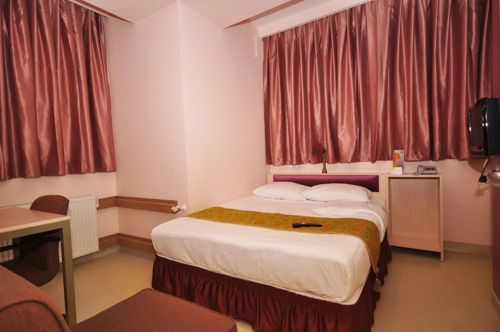 Economy Tek Büyük Yataklı Oda