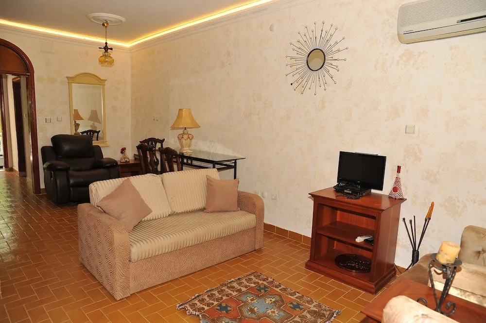 Second Floor Apartment with Sea View