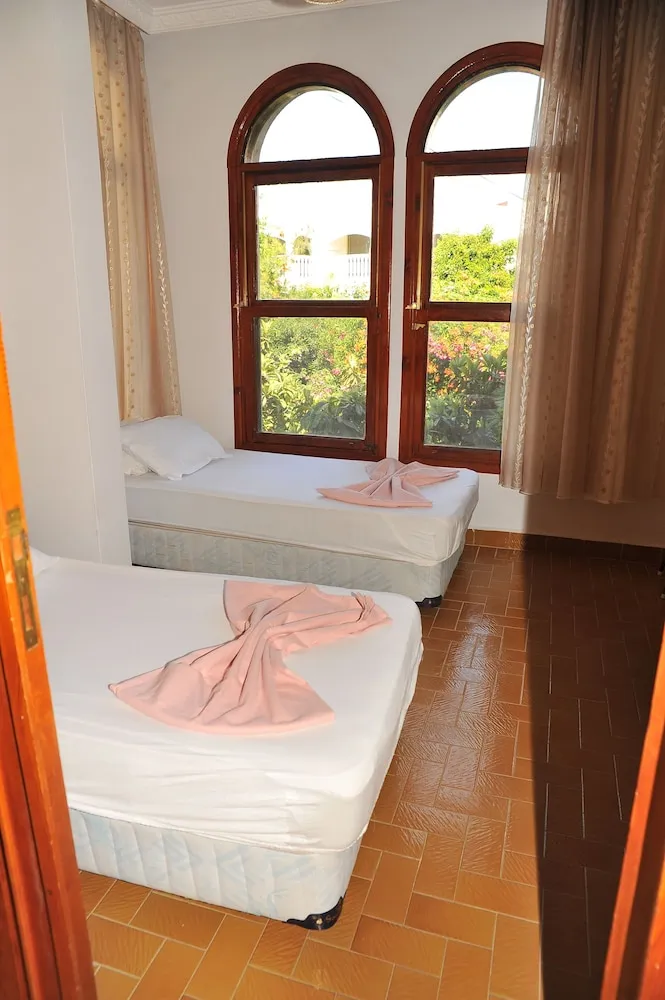 Second Floor Apartment with Sea View