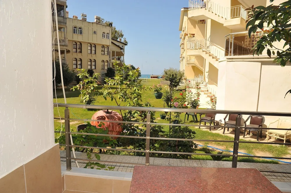 Ground Floor Apartment with Sea View