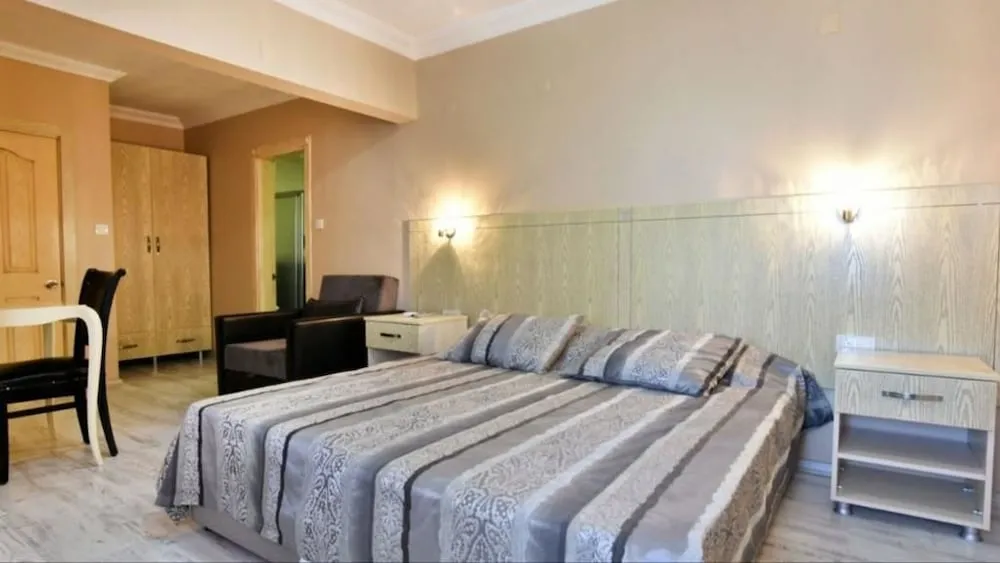 Tek Büyük Yataklı Oda