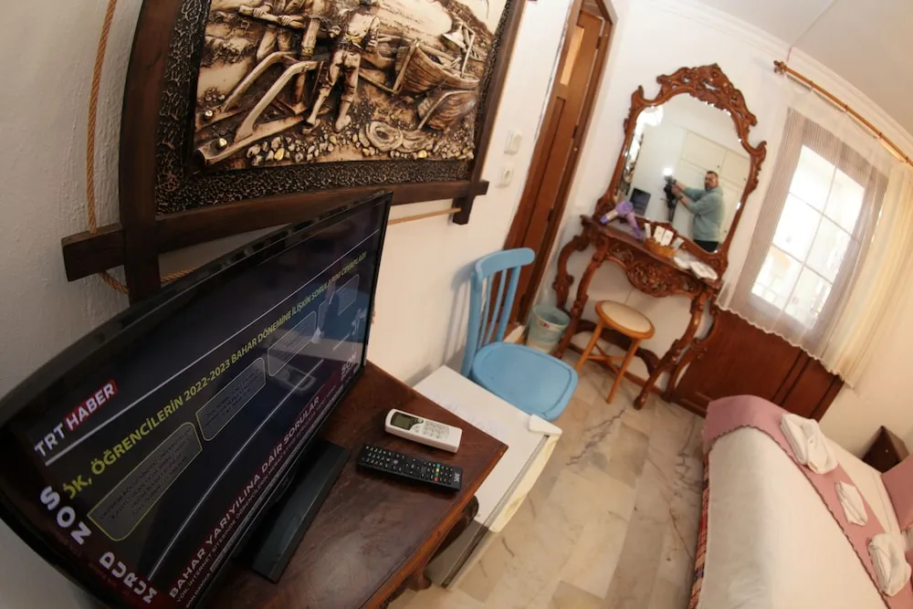 Deluxe Tek Büyük Yataklı Oda