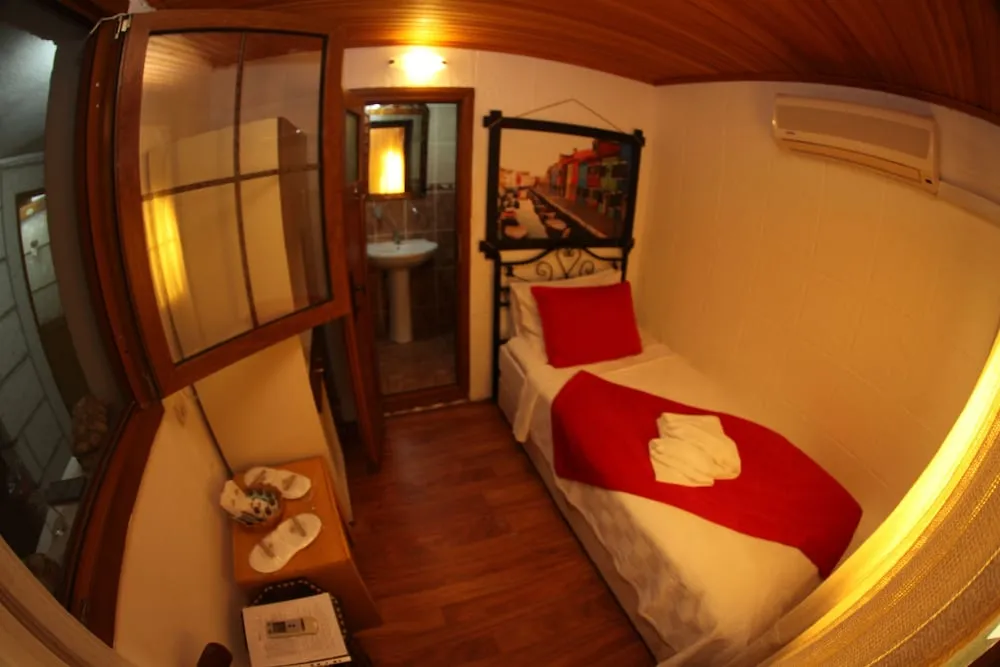 Economy Tek Kişilik Oda, 1 Tek Kişilik Yatak, Avlu Manzaralı