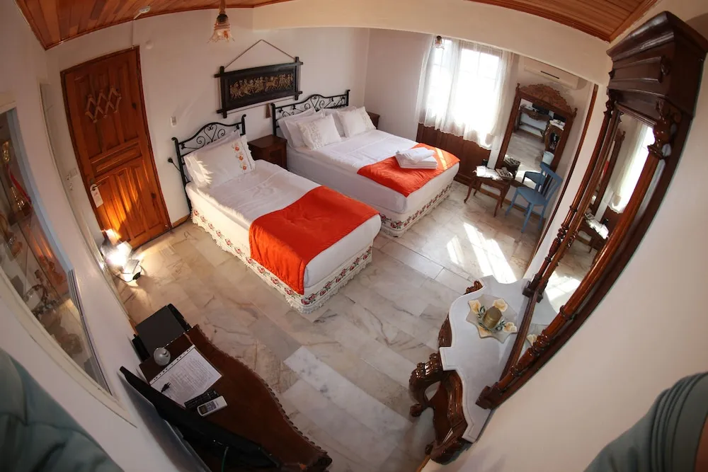 Business Üç Kişilik Oda