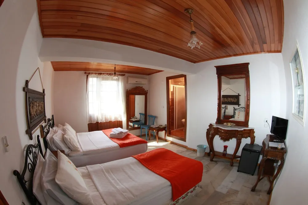 Business Üç Kişilik Oda