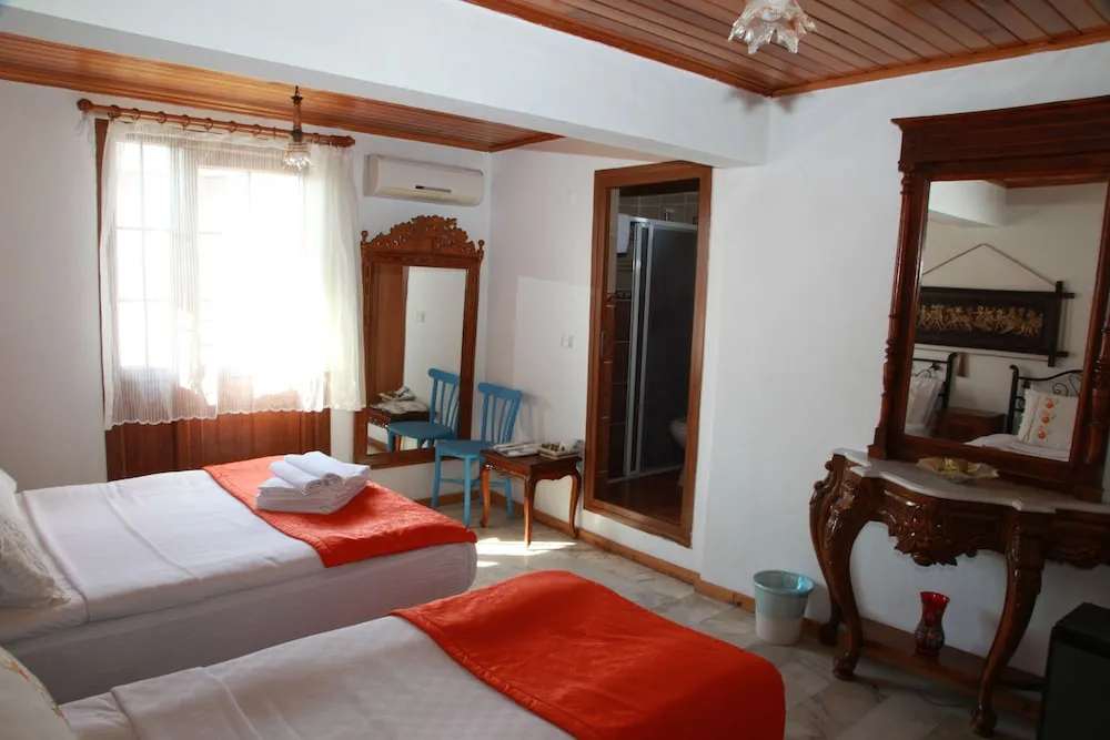 Business Üç Kişilik Oda