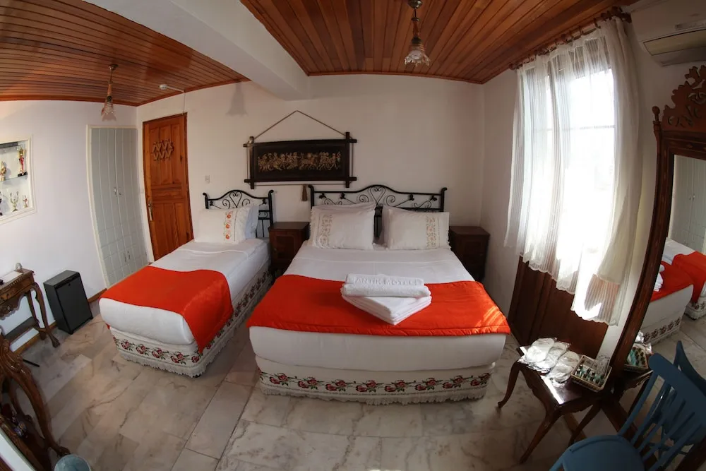 Business Üç Kişilik Oda