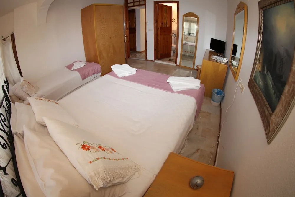 Family Üç Kişilik Oda