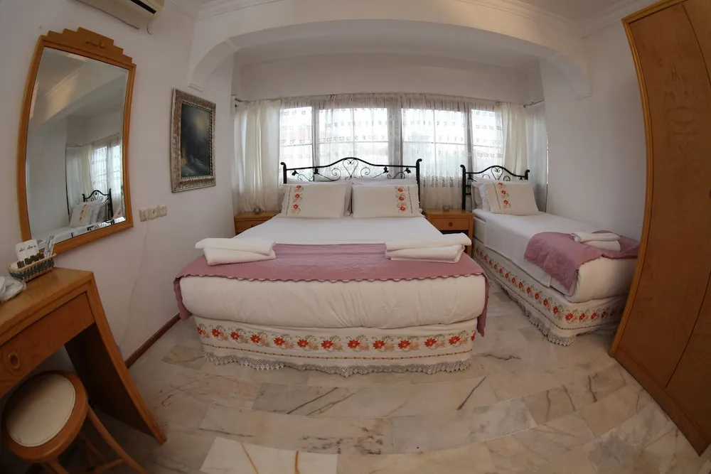 Family Üç Kişilik Oda