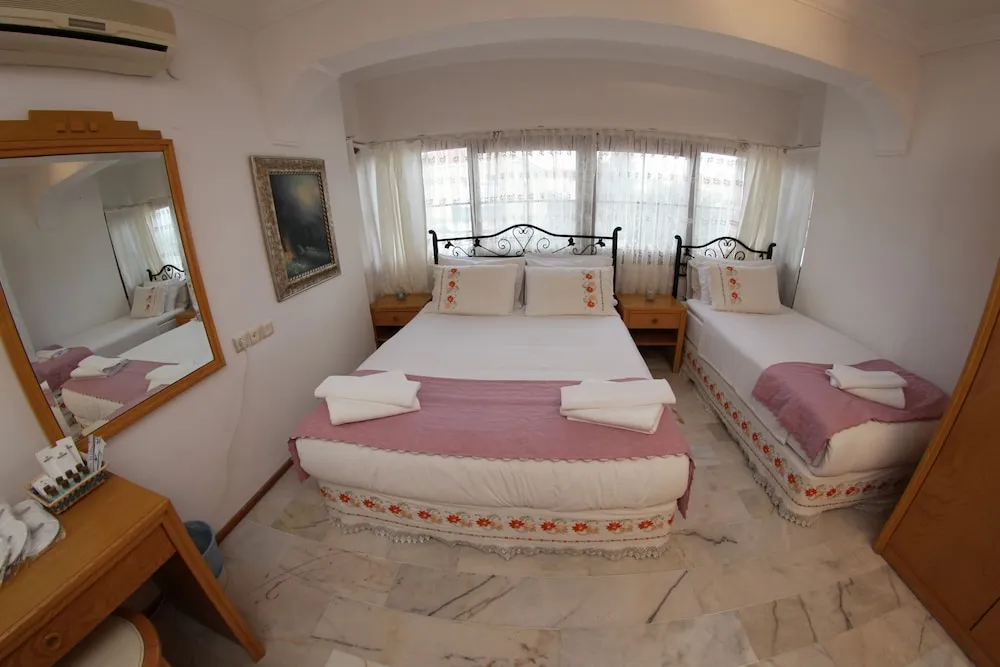 Family Üç Kişilik Oda