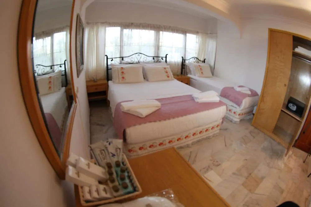 Family Üç Kişilik Oda