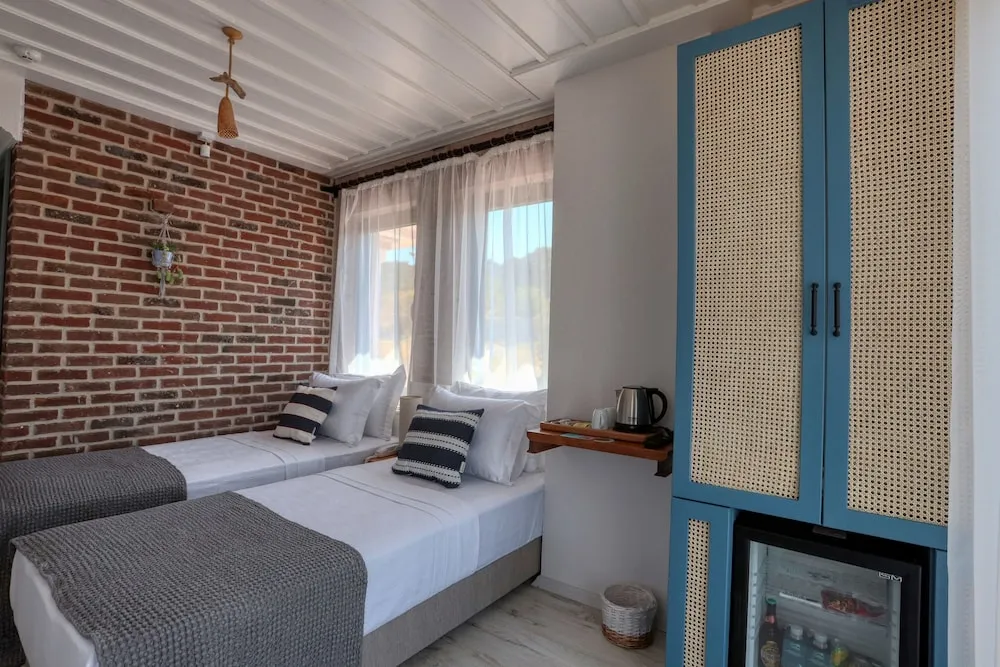 Standard Tek Büyük veya İki Ayrı Yataklı Oda (Olive Grove View)