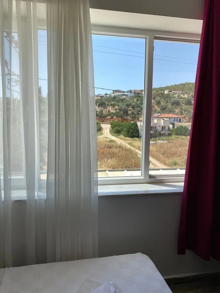 Standard Tek Büyük Yataklı Oda, Tepe Manzaralı