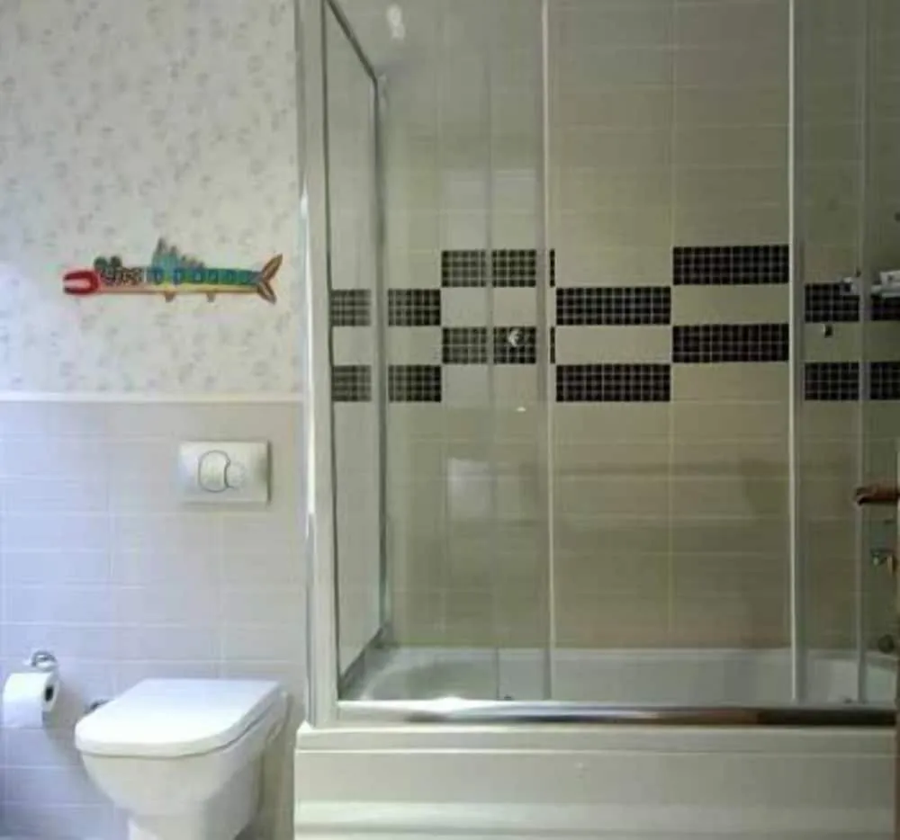 Tek Büyük veya İki Ayrı Yataklı Oda, 1 En Büyük (King) Boy Yatak