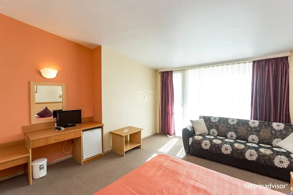 Standard Room, Land View