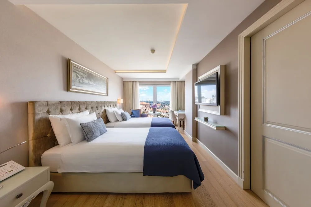 Superior Taksim Square View Room