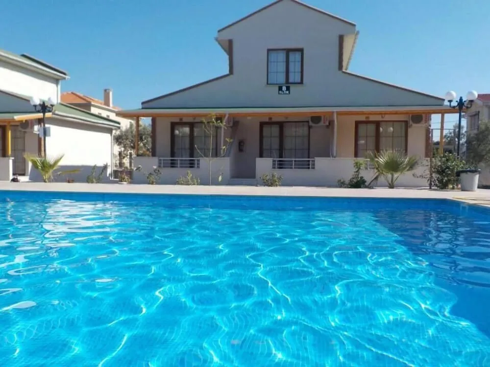 Standard Room, Pool View