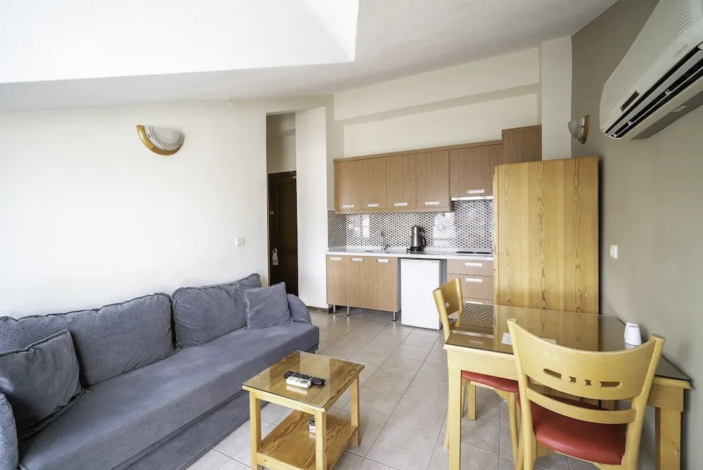 Cati Kismi Deniz Manzarali 1+1 Apart Oda