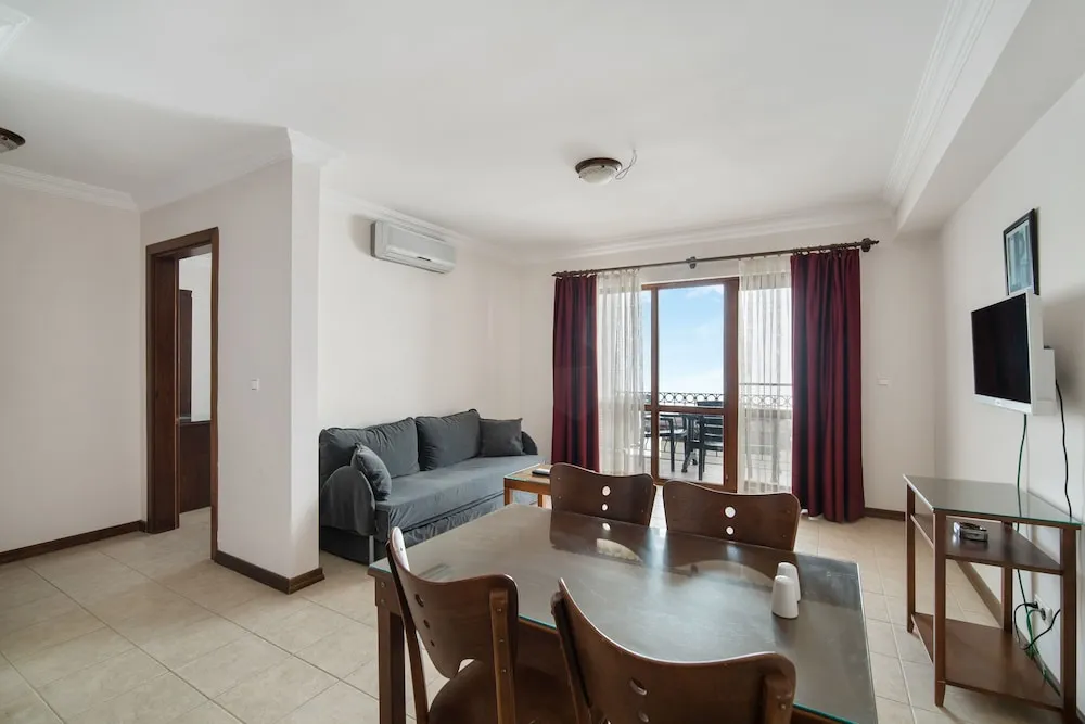 Deniz Manzarali 1+1 Apart Oda